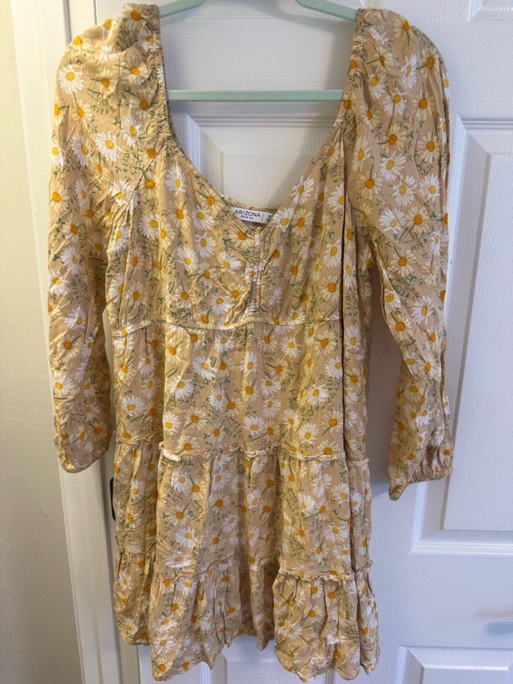 Arizona Jean Company Beige Floral Daisy Tiered Dress